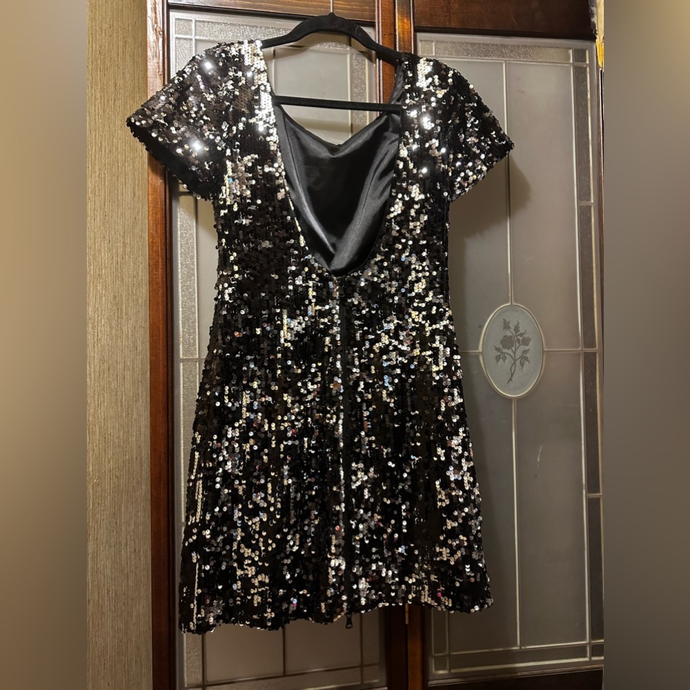 Milly Dress - Picture 6 of 9